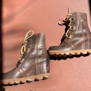 Sorel boots, size 7.